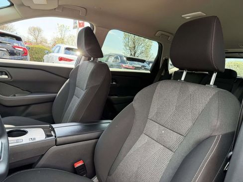 Used 2024 Nissan Rogue SV FWD image 18