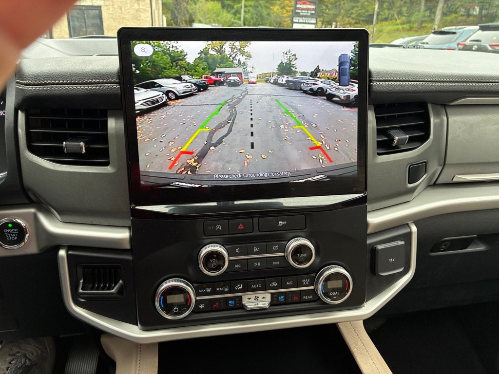 Used 2024 Ford Expedition XLT AWD/4WD image 39