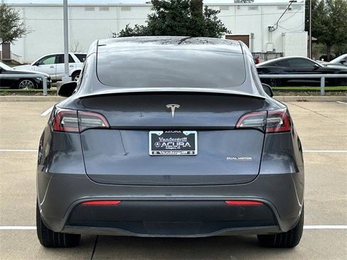 Used 2023 Tesla Model Y Performance image 5