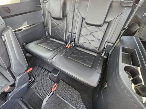 Used 2024 Volkswagen Atlas SE FWD image 30