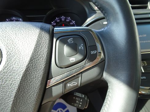 Used 2015 Toyota Avalon Limited w/ Technology Package FWD image 23