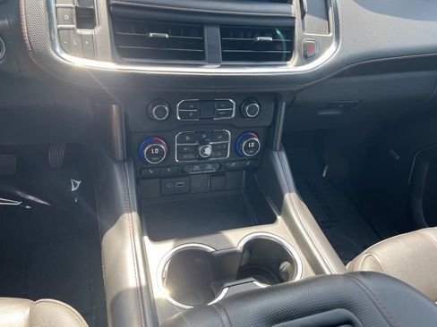 Used 2022 Chevrolet Suburban RST w/ Luxury Package image 34