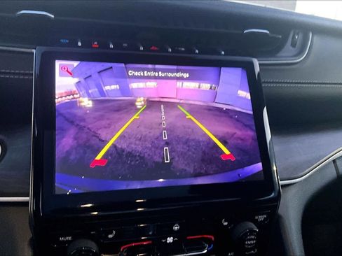 Used 2024 Jeep Grand Cherokee Limited 4xe image 27