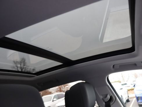 Used 2021 Audi e-tron Premium w/ Convenience Plus Package image 14