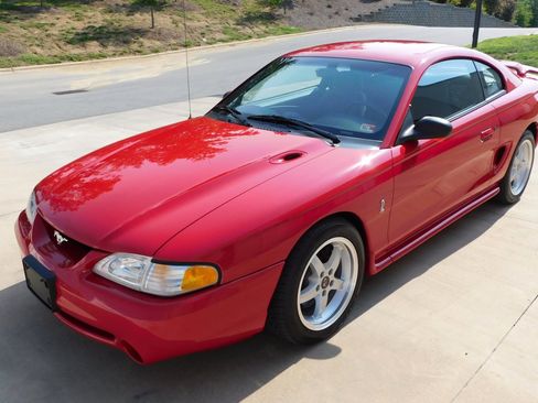Used 1995 Ford Mustang GT RWD image 6