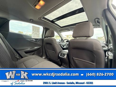 Used 2018 Chevrolet Malibu LT FWD image 27