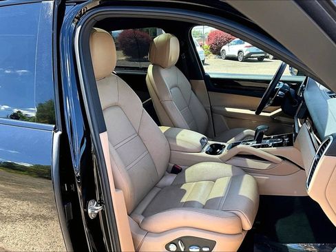 Used 2019 Porsche Cayenne AWD/4WD image 10
