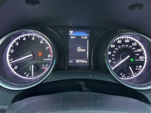 Used 2020 Toyota Camry LE image 23