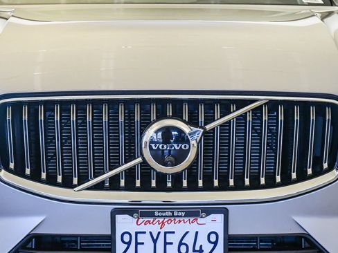 Certified 2023 Volvo XC60 B5 Ultimate w/ Climate Package FWD image 8