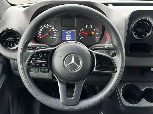 Used 2022 Mercedes-Benz Sprinter 1500 image 29