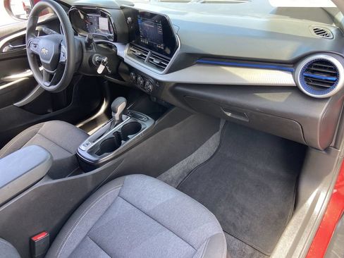 Used 2024 Chevrolet Trax LS w/ LS Convenience Package FWD image 23