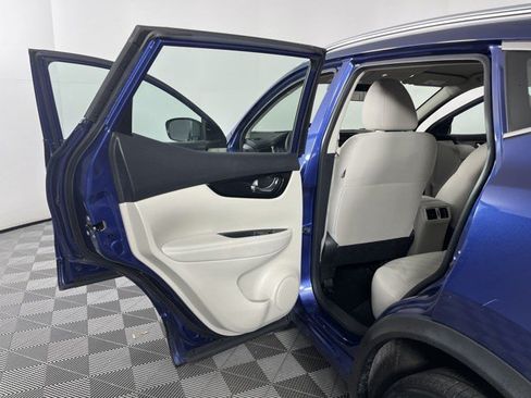 Used 2022 Nissan Rogue Sport SV FWD image 37