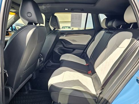 Certified 2025 Volkswagen Tiguan SEL R-Line AWD/4WD image 12