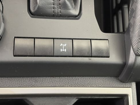 Used 2024 Toyota Tacoma TRD Off-Road image 25