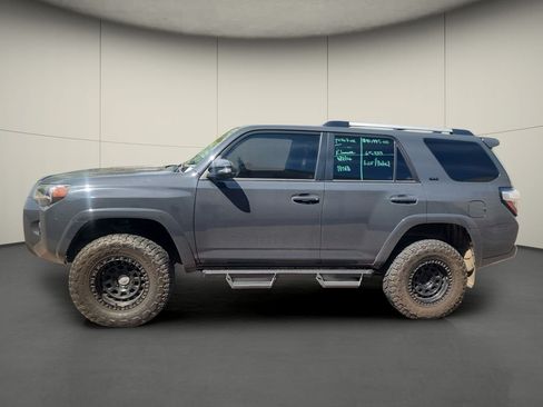 Used 2024 Toyota 4Runner SR5 Premium w/ SR5 Premium Package AWD/4WD image 4