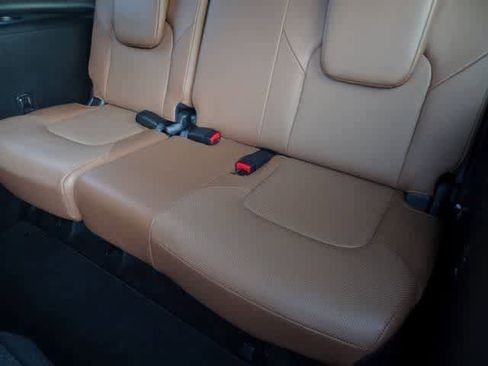 Used 2024 INFINITI QX80 Sensory image 10