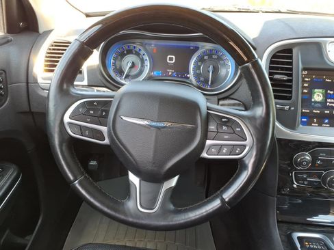 Used 2018 Chrysler 300 Limited w/ Safetytec Plus Group AWD/4WD image 22