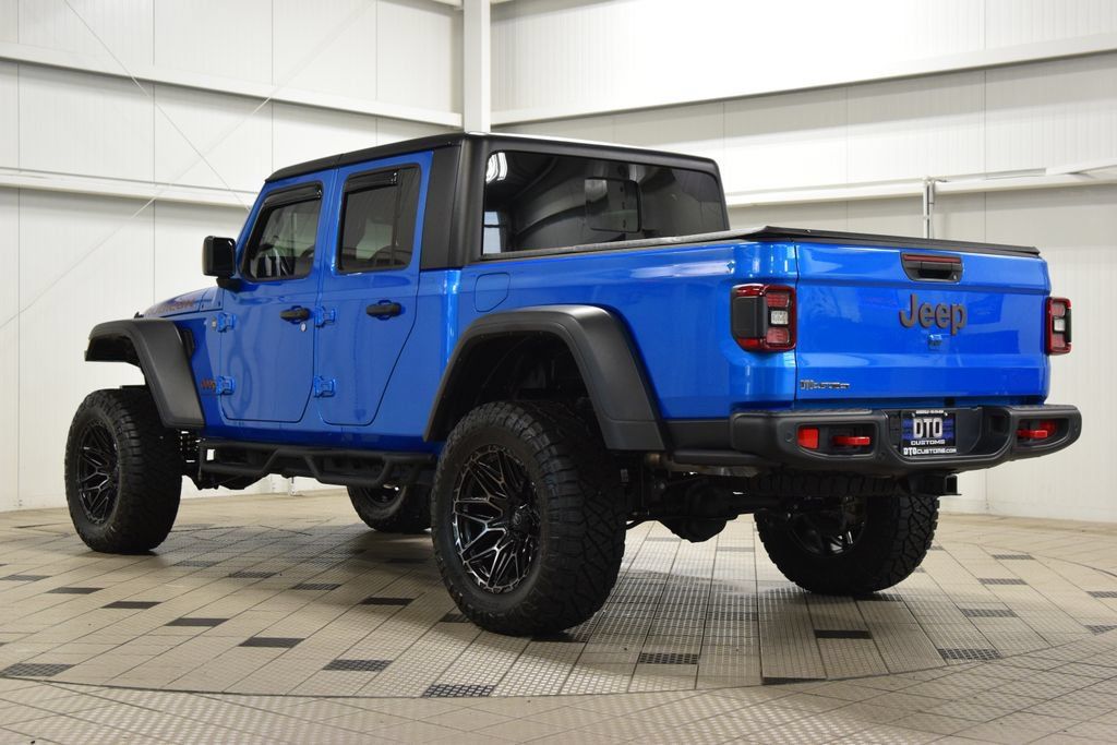 Used 2025 Jeep Gladiator Rubicon w/ Safety Group AWD/4WD image 6