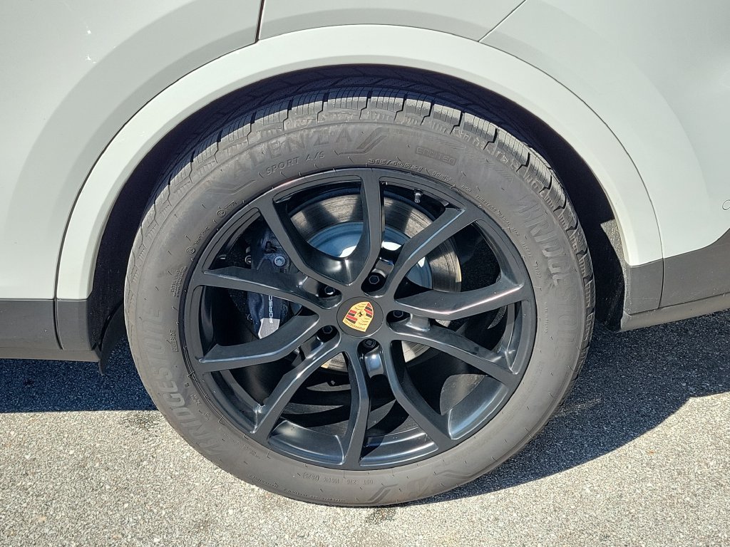 Certified 2026 Porsche Cayenne Coupe AWD/4WD image 11