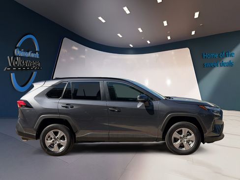 Used 2025 Toyota RAV4 XLE AWD/4WD image 4