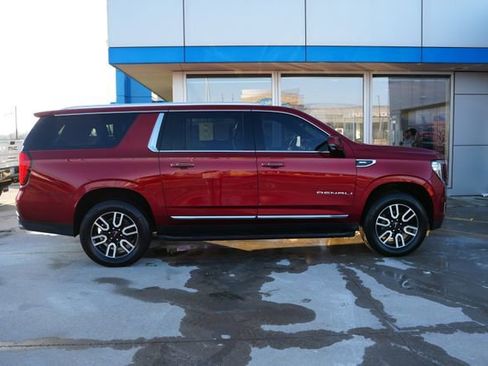 Used 2021 GMC Yukon XL Denali w/ Advanced Technology Package image 39