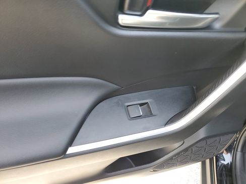 Certified 2022 Toyota RAV4 XLE image 16