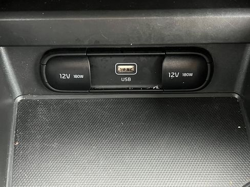 Used 2025 Kia Soul LX w/ LX Technology Package image 21