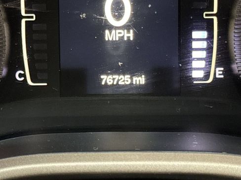 Used 2017 Jeep Cherokee Latitude AWD/4WD image 13