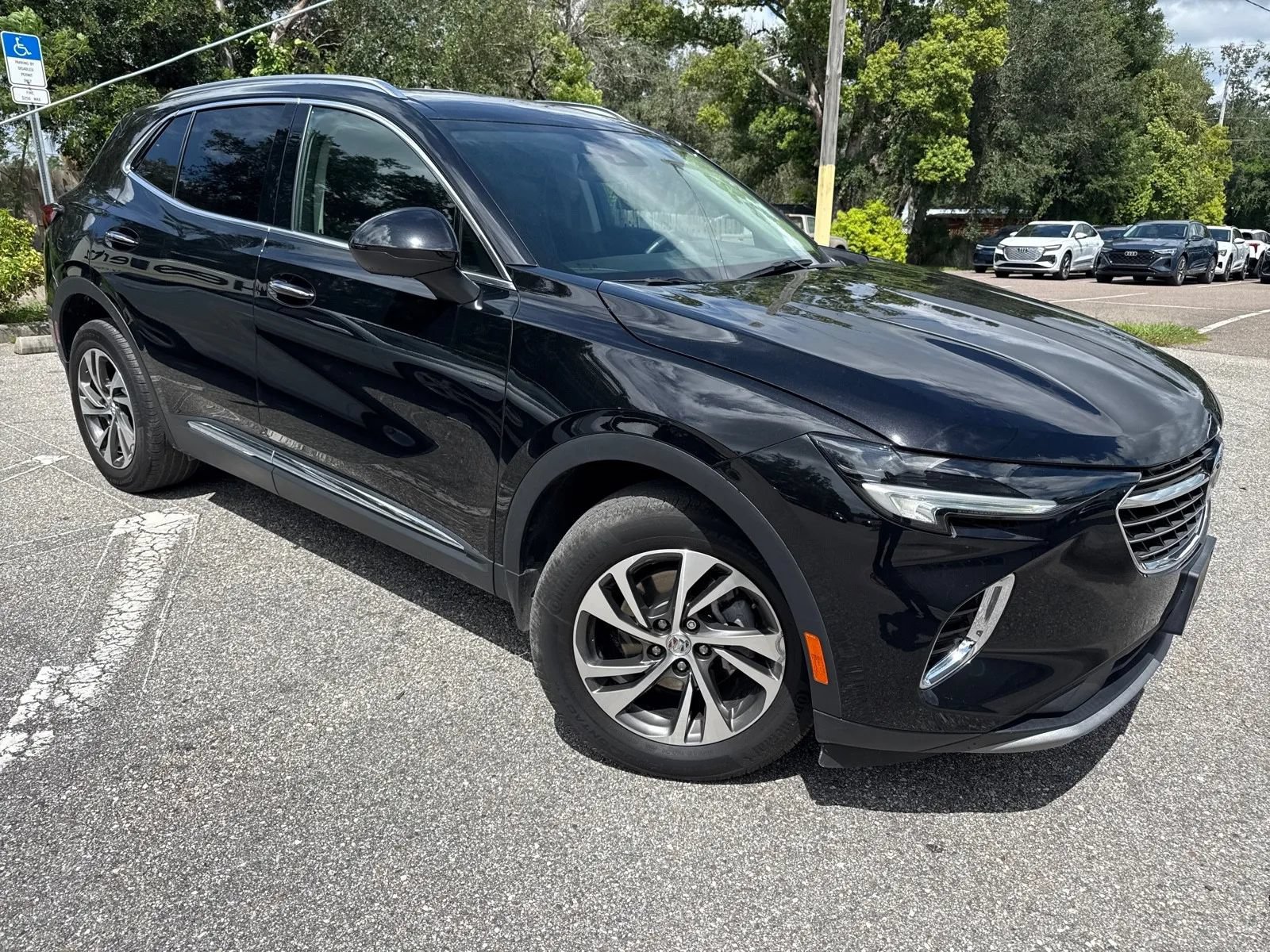 Used 2022 Buick Envision Essence w/ Safety Package FWD image 6