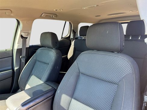 Used 2021 GMC Acadia SLE w/ Driver Convenience Package image 12