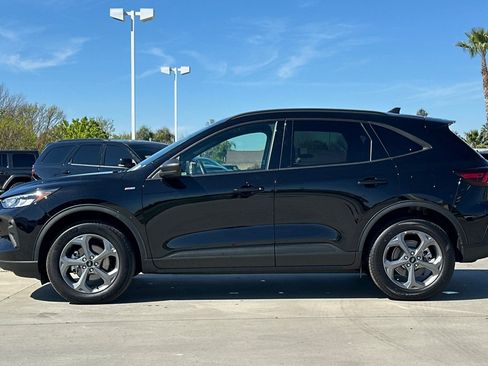 Used 2025 Ford Escape ST-Line image 3