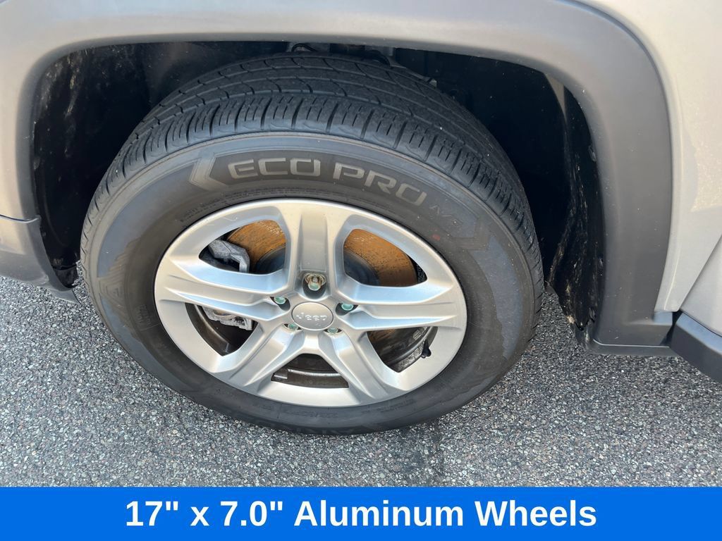 Used 2023 Jeep Compass Latitude w/ Convenience Group AWD/4WD image 26