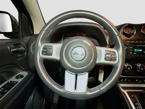 Used 2015 Jeep Compass High Altitude image 10