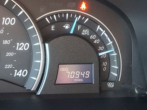 Used 2015 Toyota Camry LE image 18