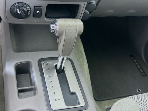 Used 2015 Nissan Frontier SV AWD/4WD image 22