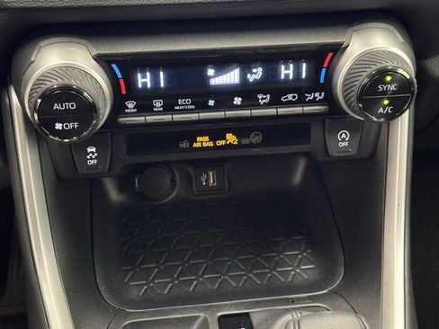 Used 2025 Toyota RAV4 XLE image 25