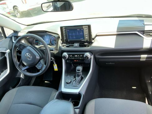Used 2022 Toyota RAV4 LE AWD/4WD image 19