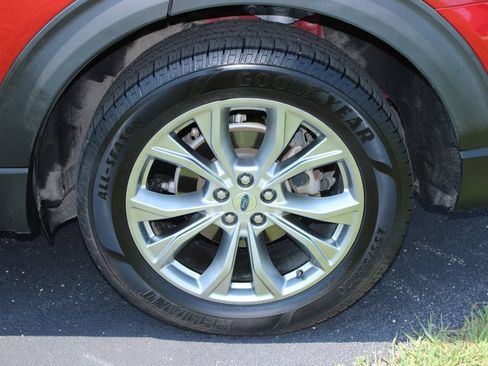 Used 2021 Ford Explorer XLT w/ Equipment Group 202A AWD/4WD image 7