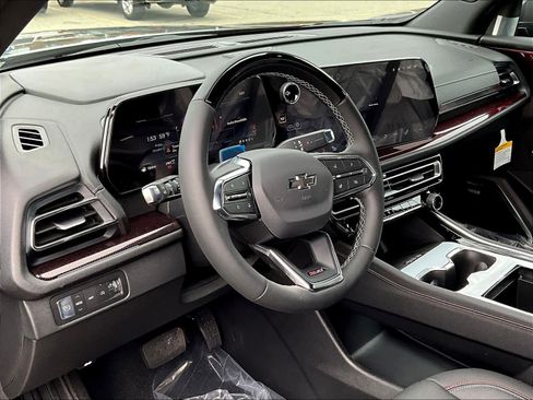 New 2026 Chevrolet Traverse Z71 w/ Enhanced Driving Package image 9