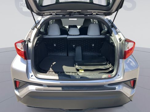 Used 2019 Toyota C-HR XLE FWD image 23