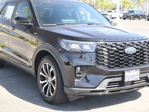 Used 2025 Ford Explorer ST-Line w/ Premium Package RWD image 9