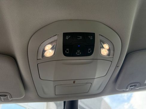 Used 2024 Chrysler Pacifica Limited FWD image 27