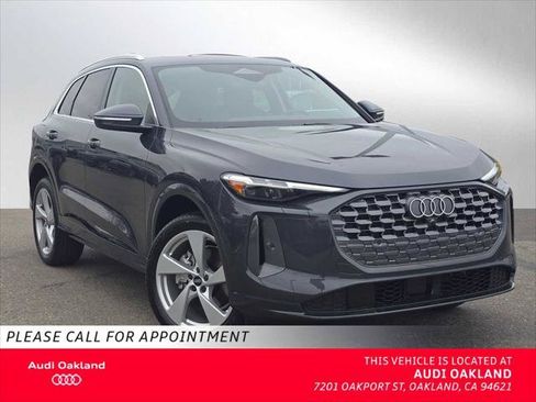 Used 2025 Audi Q5 Premium Plus w/ Premium Plus AWD/4WD image 1