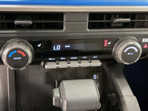 Used 2025 Toyota Tacoma TRD Off-Road image 24