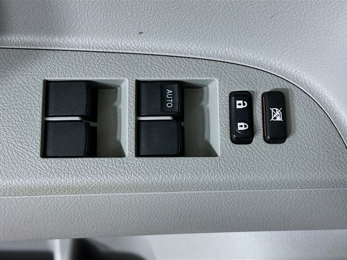 Used 2012 Toyota Highlander Limited w/ Tow Pkg image 15
