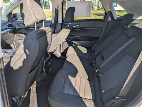 Used 2022 Ford Edge SE w/ Black Appearance Package AWD/4WD image 19
