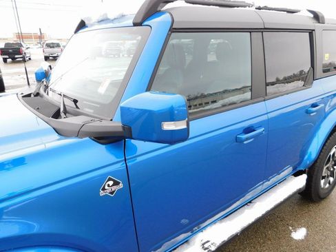 New 2024 Ford Bronco Outer Banks image 11