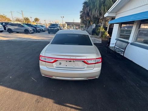 Used 2017 Lincoln Continental Premiere image 5