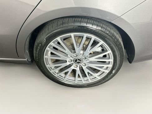 Used 2025 Mercedes-Benz CLA 250 4MATIC image 11