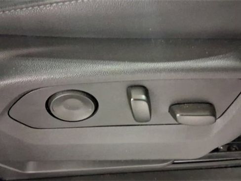 Used 2025 GMC Sierra 1500 SLT image 20